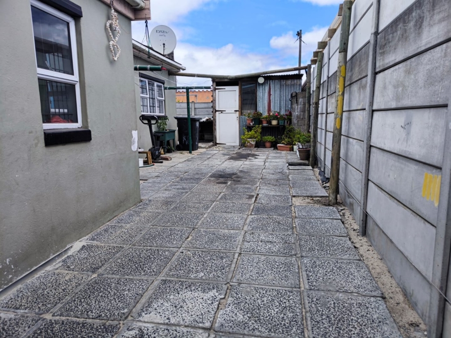 3 Bedroom Property for Sale in Lavender Hill Western Cape